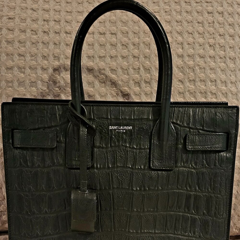 Authentic SAC DE JOUR BABY IN MATTE CROCODILE EMBOSSED LEATHER with dustbag,lock - Picture 7 of 7